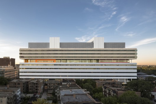 511e721cb3fc4b99a700003a_center-for-care-and-discovery-university-of-chicago-medicine-rafael-vi-oly-architects_north_elevation_small_10-12-528x352