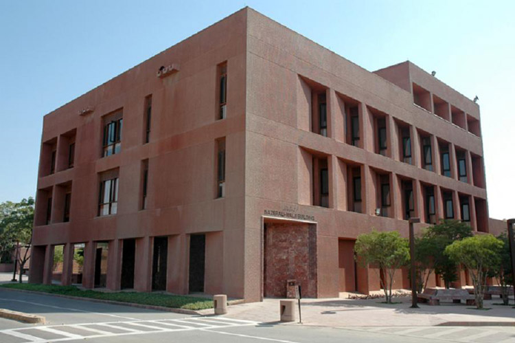 Aga-Kahn-University-Hospital-modern-hospitals
