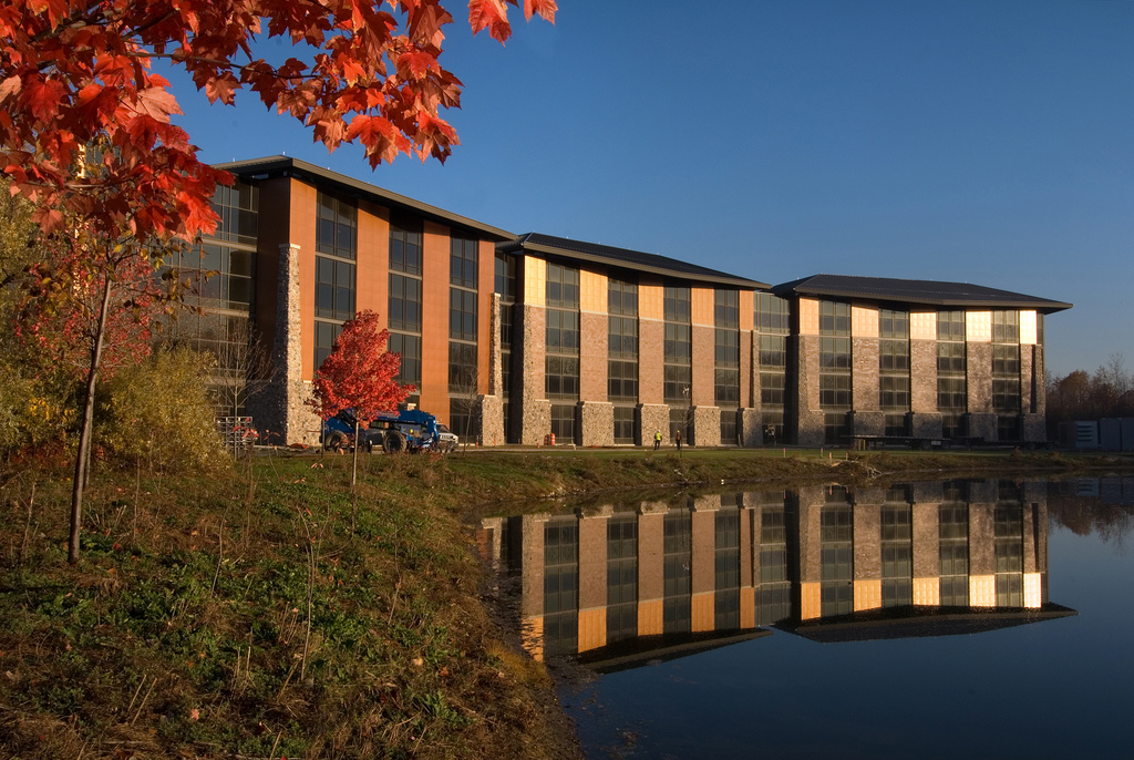 henry-ford-west-bloomingfield-hospital-modern-hospitals